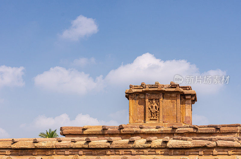 印度卡纳塔克邦，爱荷尔，Lad Khan寺庙的顶部雕像